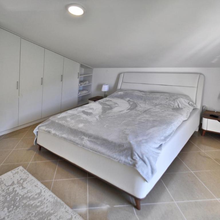 Lux Pržno View Penthouse - Three-Bedroom Apartment - 27