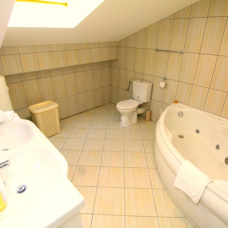 Lux Pržno View Penthouse - Three-Bedroom Apartment - 28