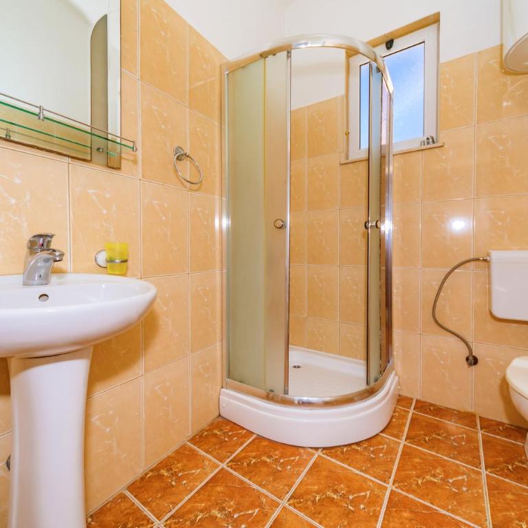 Guest House Edita - Porodična Soba (sa Pogledom na Baštu) - 8