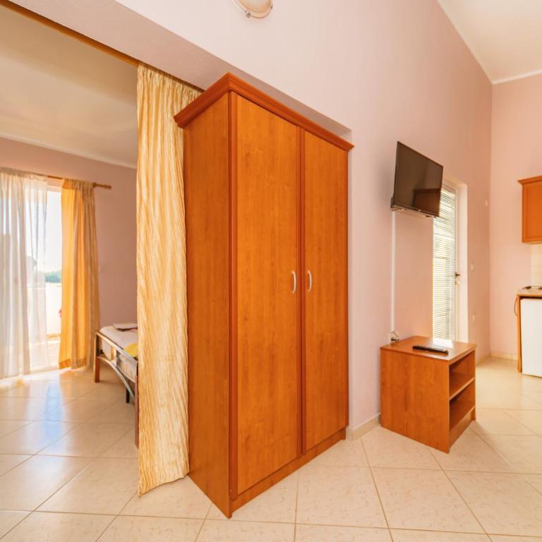 Guest House Edita - Porodična Soba (sa Pogledom na Baštu) - 4