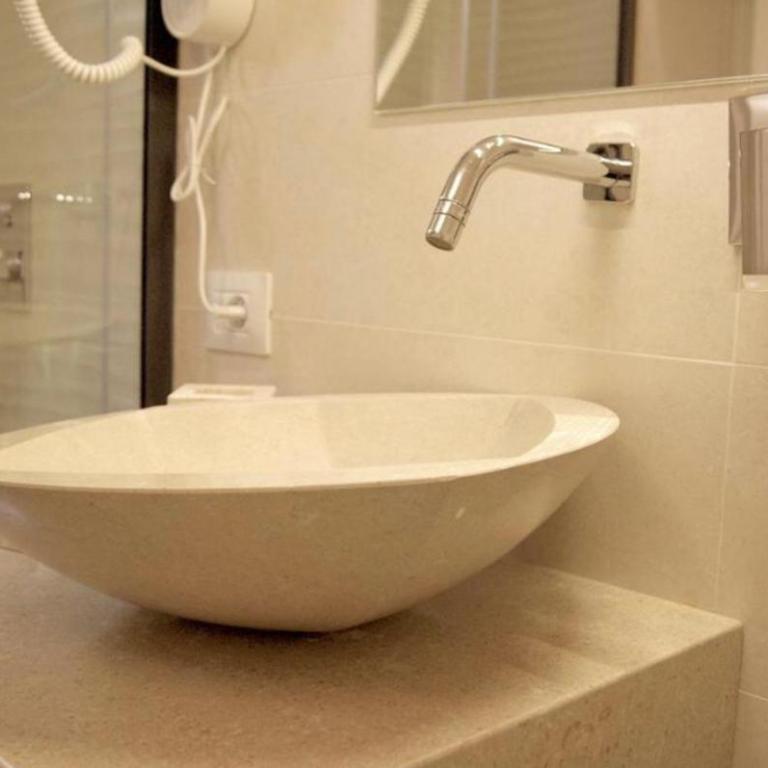 La Maison - Double Room with Private Bathroom - No Window - 2