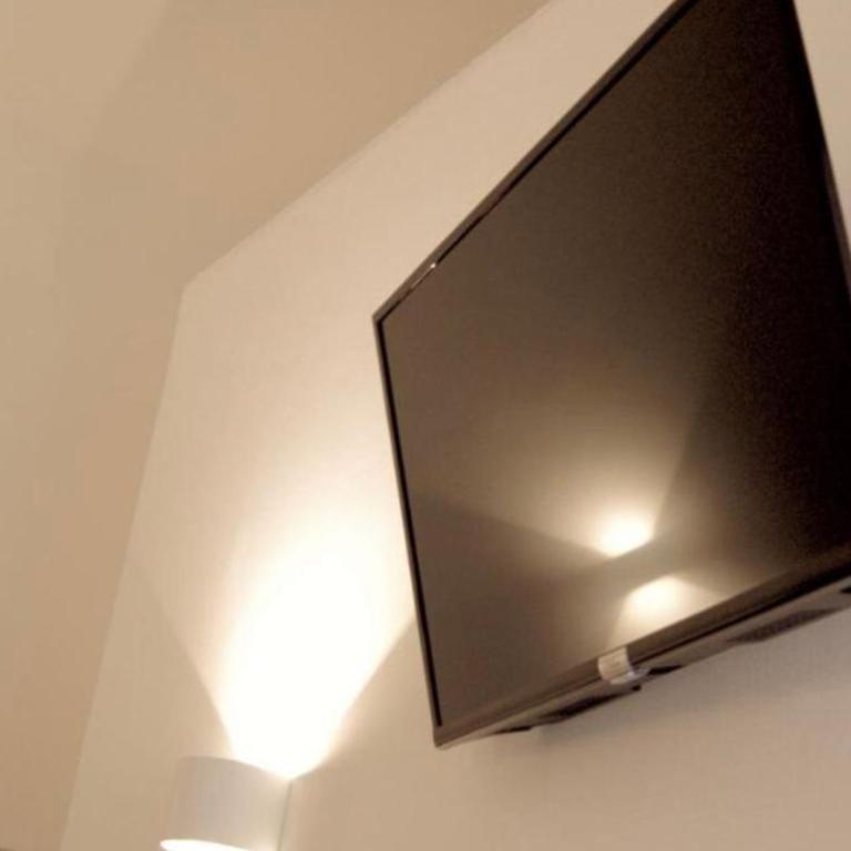 La Maison - Double Room with Private Bathroom - No Window - 6