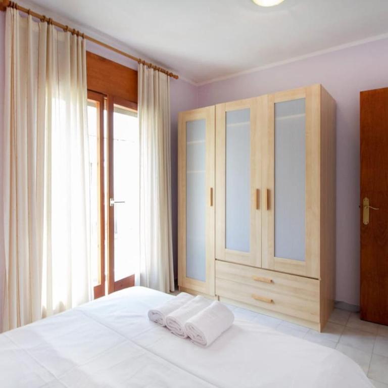 PORT I Sistach Rentals - Two-Bedroom Apartment - 5