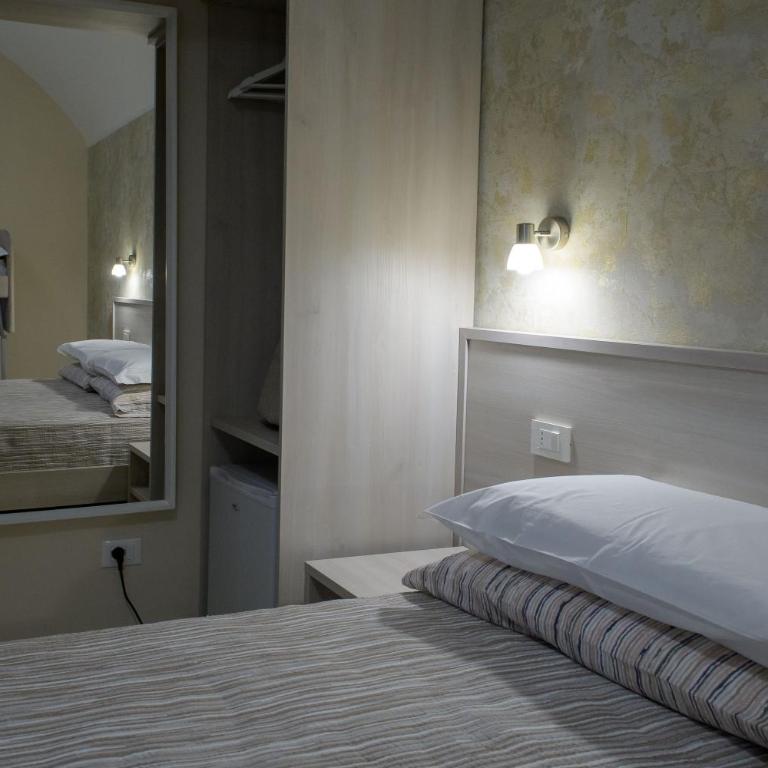 Beatus Viator Guest House - Camera Quadrupla con Bagno Privato - 6