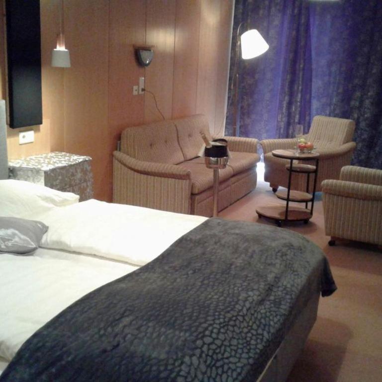 LiebesNesterl Bergwirt - Boutique Hotel - Suite with Mountain View - 23