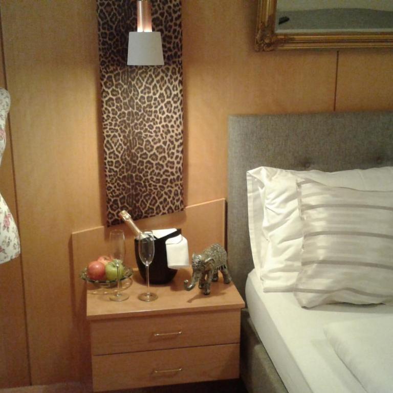 LiebesNesterl Bergwirt - Boutique Hotel - Suite with Mountain View - 11