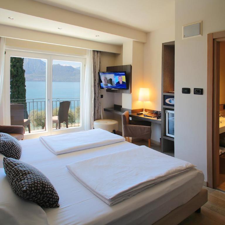 Hotel Galvani - Camera Matrimoniale con Vista Lago - 9