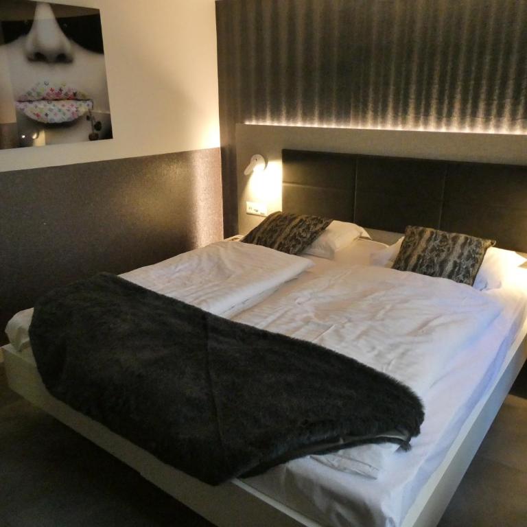 Central & Elegant Apartments,partially with Fireplace, by Zermatt Rental - Penthouse-Apartment mit 3 Schlafzimmern - 5