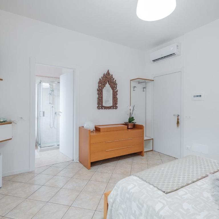 B&B Casa Gaia - Sirmione - Camera King con Vista Piscina - 12
