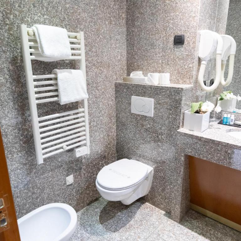 Goldstar Apartments & Suites - Chambre Double Classique - 5