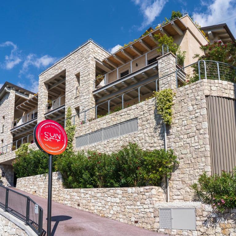 Sunset Residence - Monolocale Comfort con Vista Lago - 2
