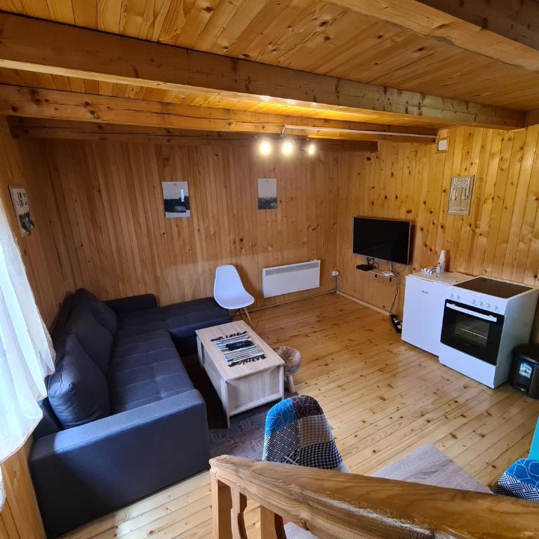 Black Pine - Vacation Home - 9
