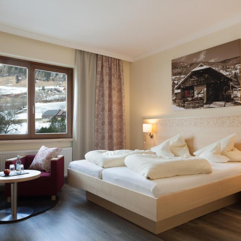 Family & Sporthotel Kärntnerhof - Standard Doppelzimmer mit Bergblick - 1