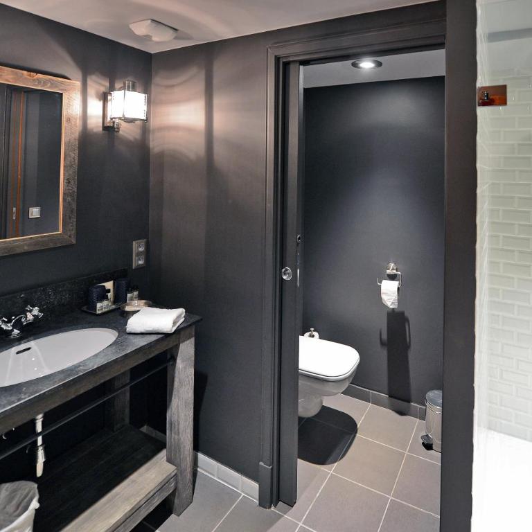Maison de Famille Les 5 Frères - Chambre Triple en Duplex - Vue sur Village - 1
