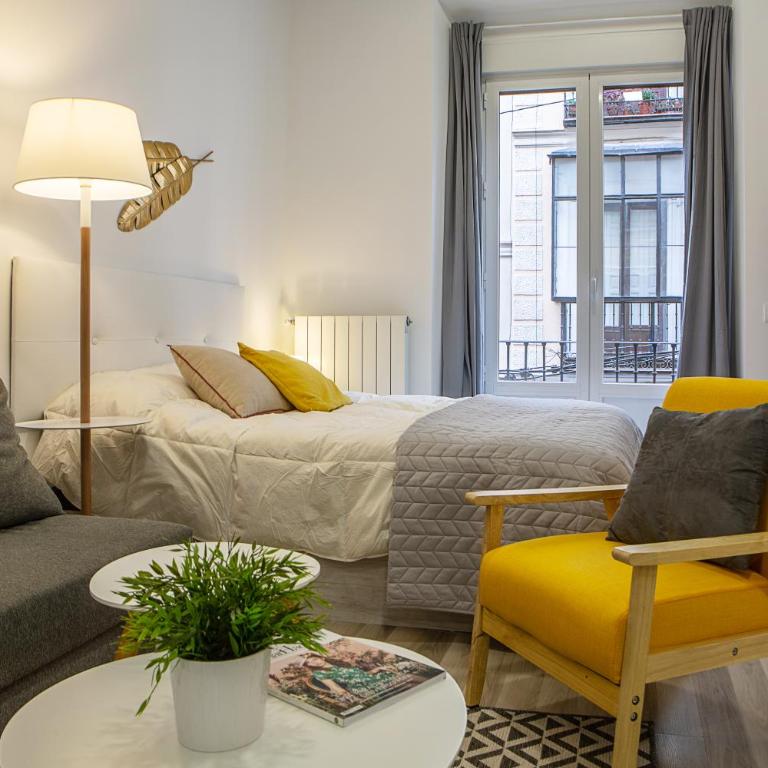 Calle Huertas Coqueto by RegalateMadrid - One-Bedroom Apartment - 2