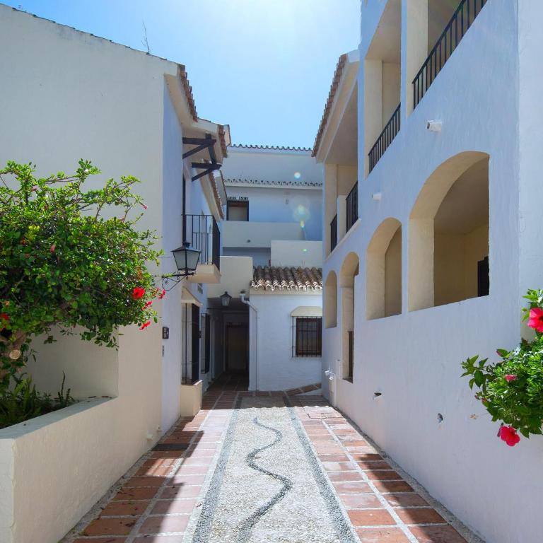 BlueBay Banús - Habitación Estándar (2 adultos + 1 niño) - 3