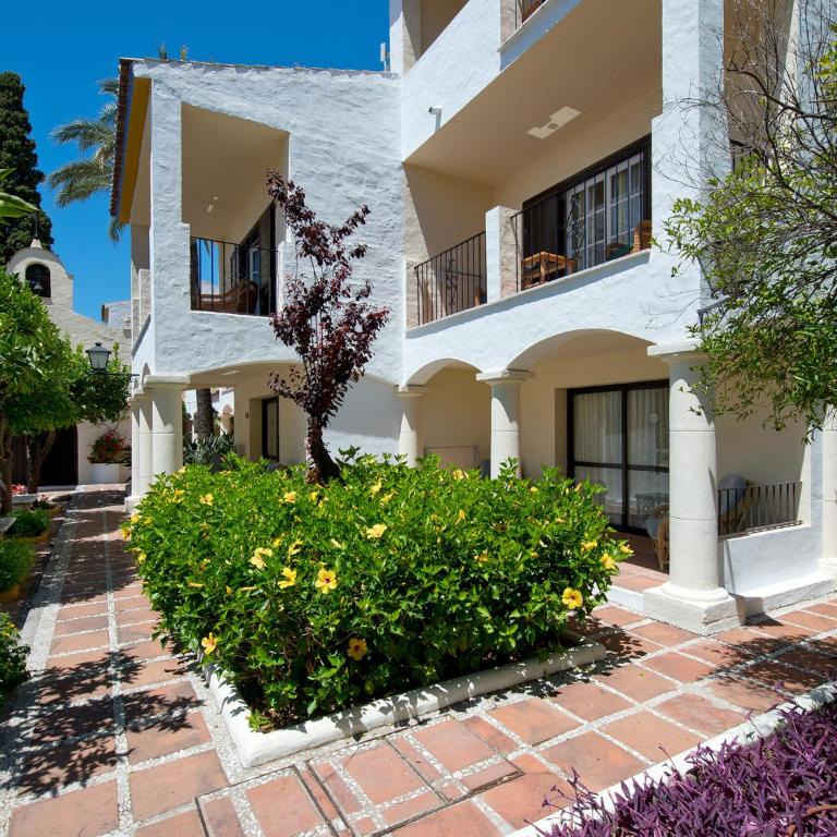 BlueBay Banús - Habitación Estándar (2 adultos + 1 niño) - 5