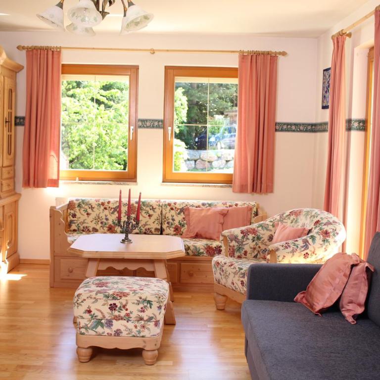 Ferienhaus Schaller am Galsterberg - Appartement avec Terrasse - 11
