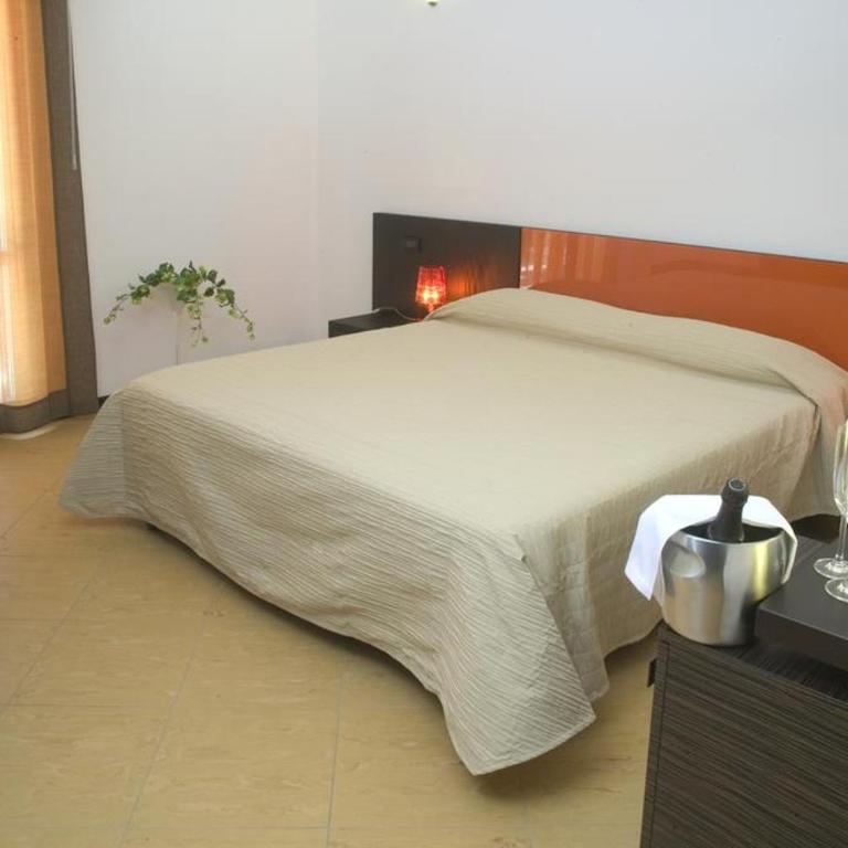 Castellammare Smart Rooms - Camera Matrimoniale Deluxe con Balcone e Vista Mare - 5