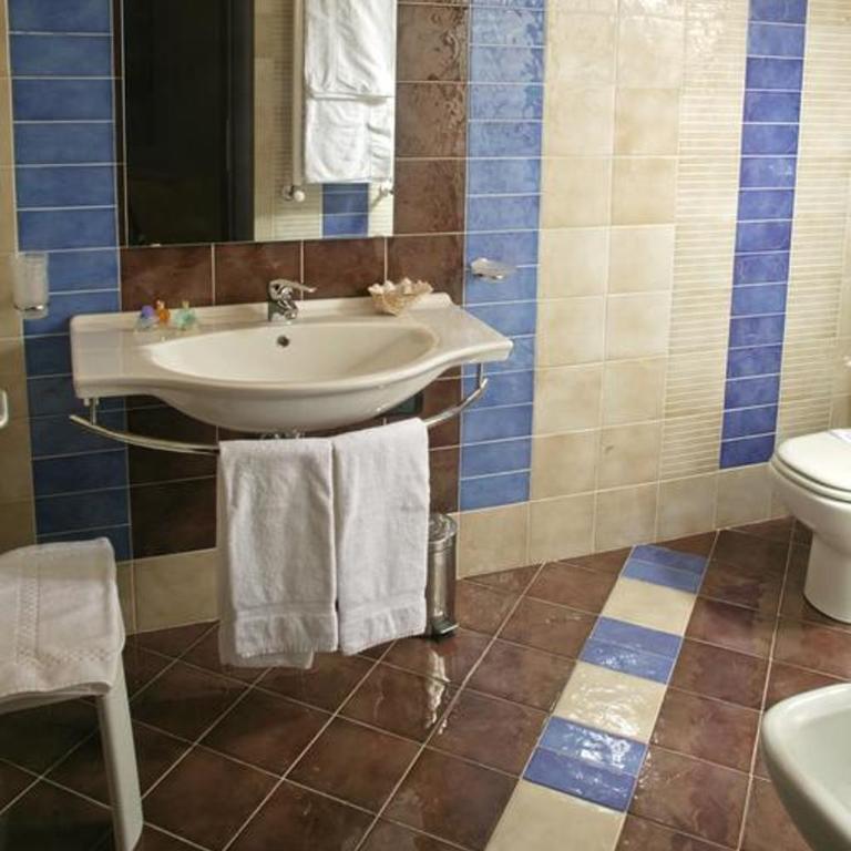 Castellammare Smart Rooms - Camera Matrimoniale Deluxe con Balcone e Vista Mare - 6