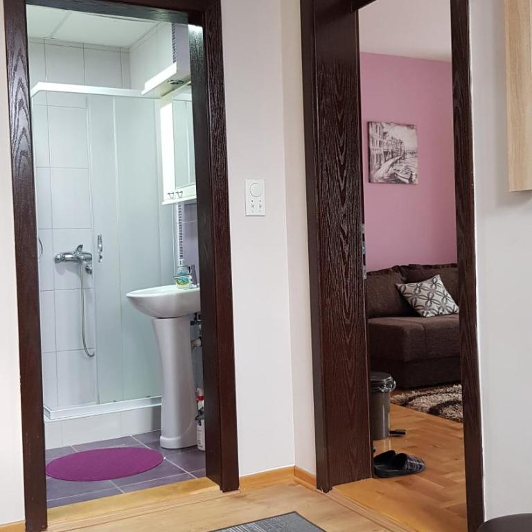 Apartmani V&F - Apartman sa Terasom - 24