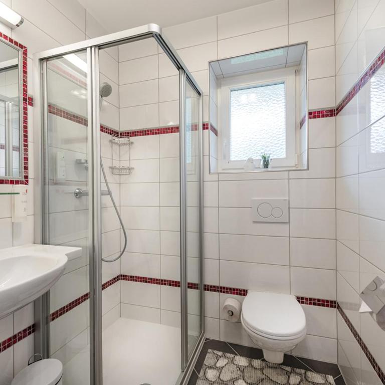 Haus Elisabeth - Doppelzimmer mit Balkon - 7