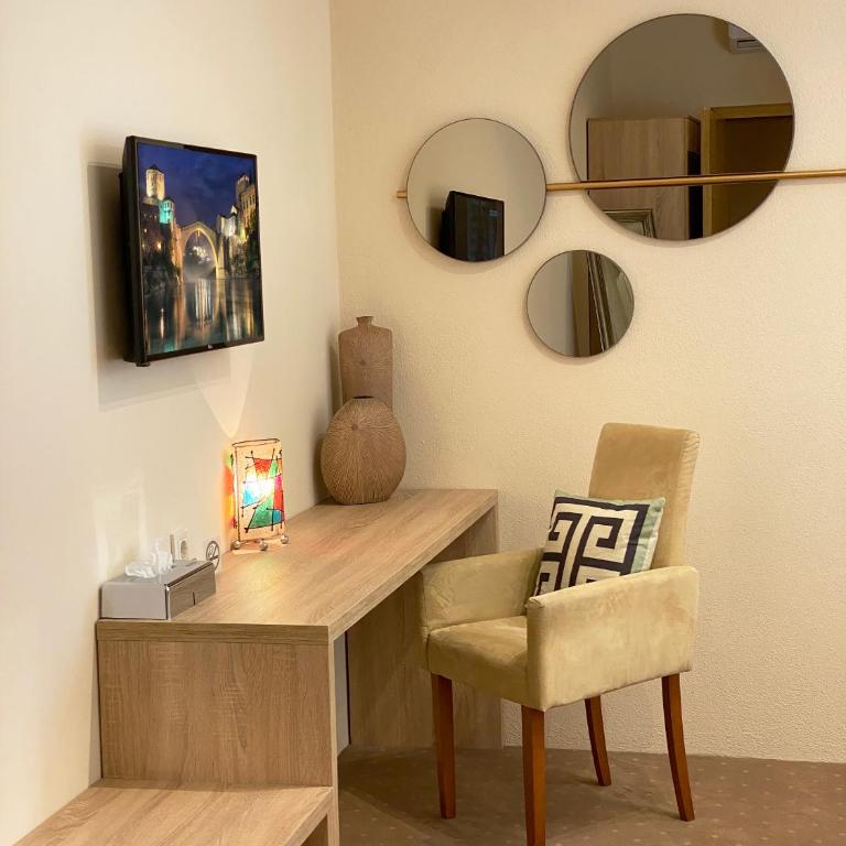 Shangri La Mansion - Classic Double Room - 4