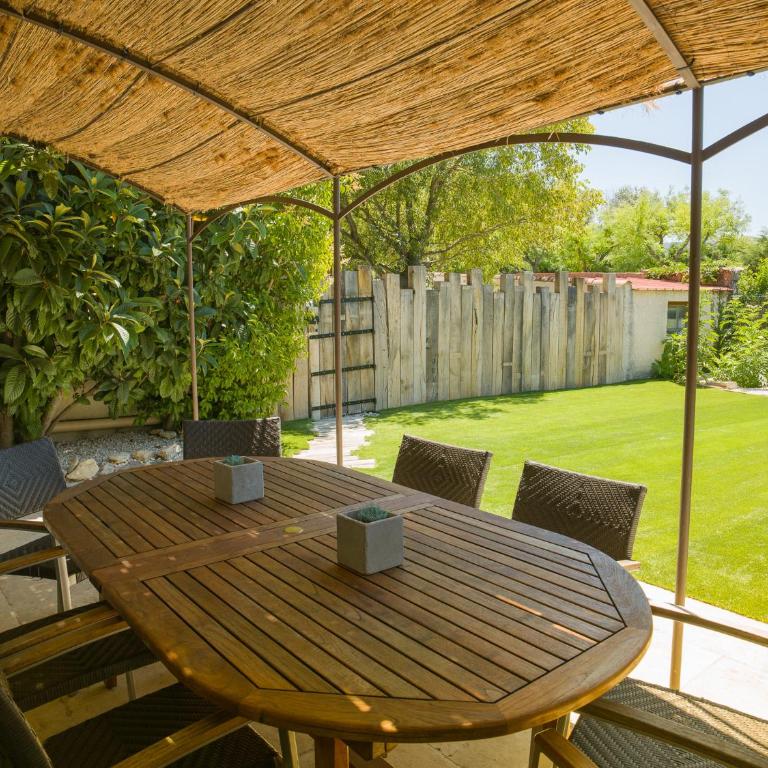 Hôtel l'Amandière - Maison de Vacances avec Jardin Privé - 4