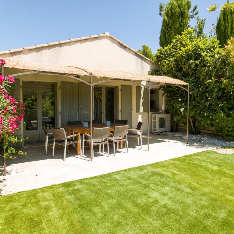 Hôtel l'Amandière - Maison de Vacances avec Jardin Privé - 3