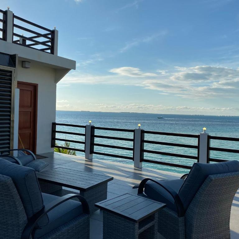 Cuxos Hotel Beachfront - Apartment with Sea View - 5