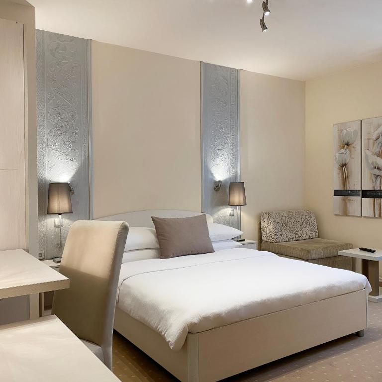 Shangri La Mansion - Double Room - 1