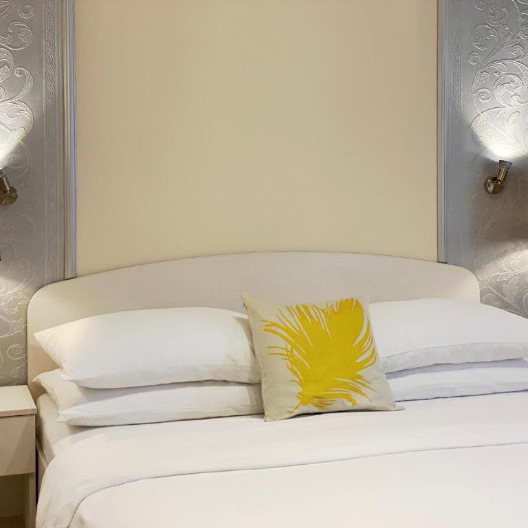 Shangri La Mansion - Double Room - 2