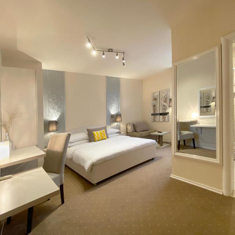 Shangri La Mansion - Double Room - 3