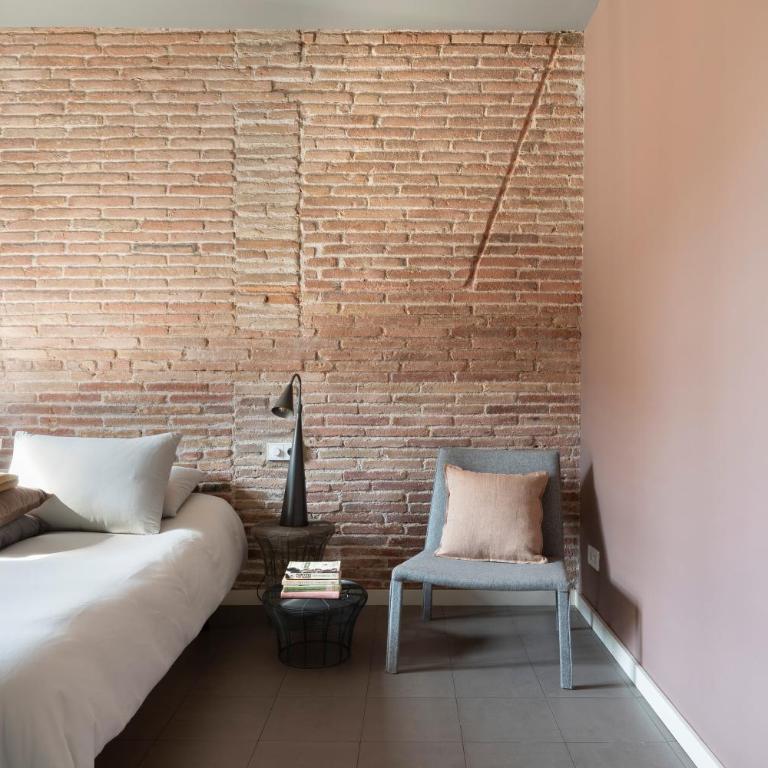 DestinationBCN Universitat Apartments - Two-Bedroom Apartment with one bathroom and Street view (II) - 9
