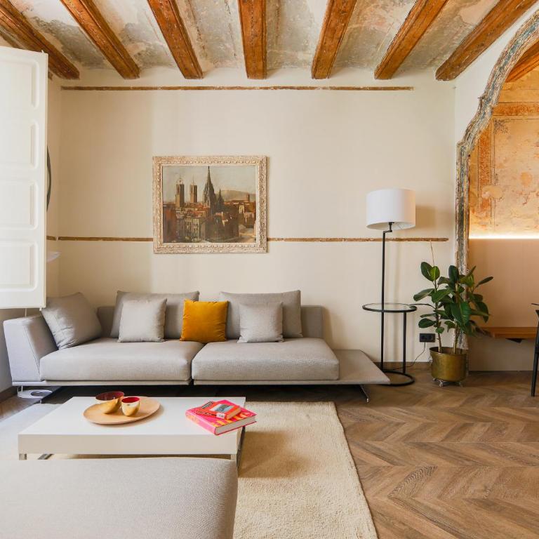 En Ville Boutique Apartments Boqueria Market - Three-Bedroom Apartment - 2