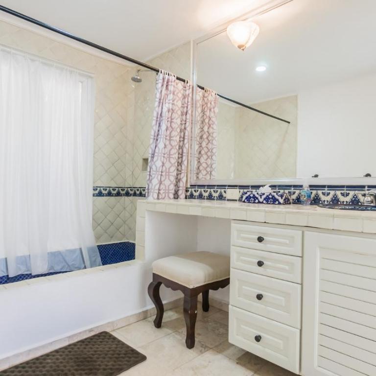 Royal Palms 5 - Two-Bedroom Apartment - 27