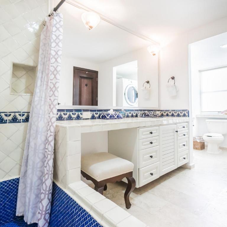 Royal Palms 5 - Two-Bedroom Apartment - 28