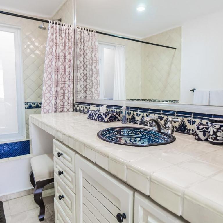 Royal Palms 5 - Two-Bedroom Apartment - 31