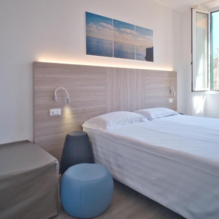 Hotel Medusa - Camera Matrimoniale/Doppia con Letti Singoli con Letto Supplementare - 1