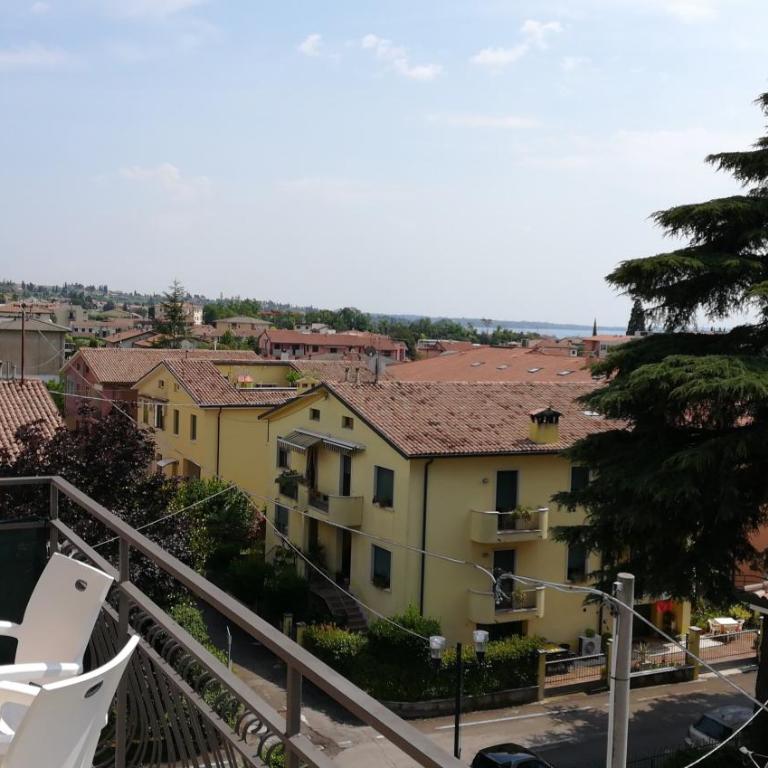Suite Francy Panorama LAKE VIEW - Appartamento Deluxe con 2 Camere da Letto e Balcone - 75