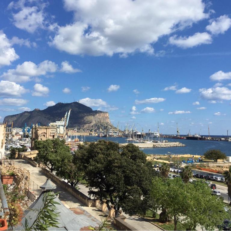 Amazing Sea View in Historic Building in Downtown by Wonderful Italy - Appartamento con Vista Mare - 3