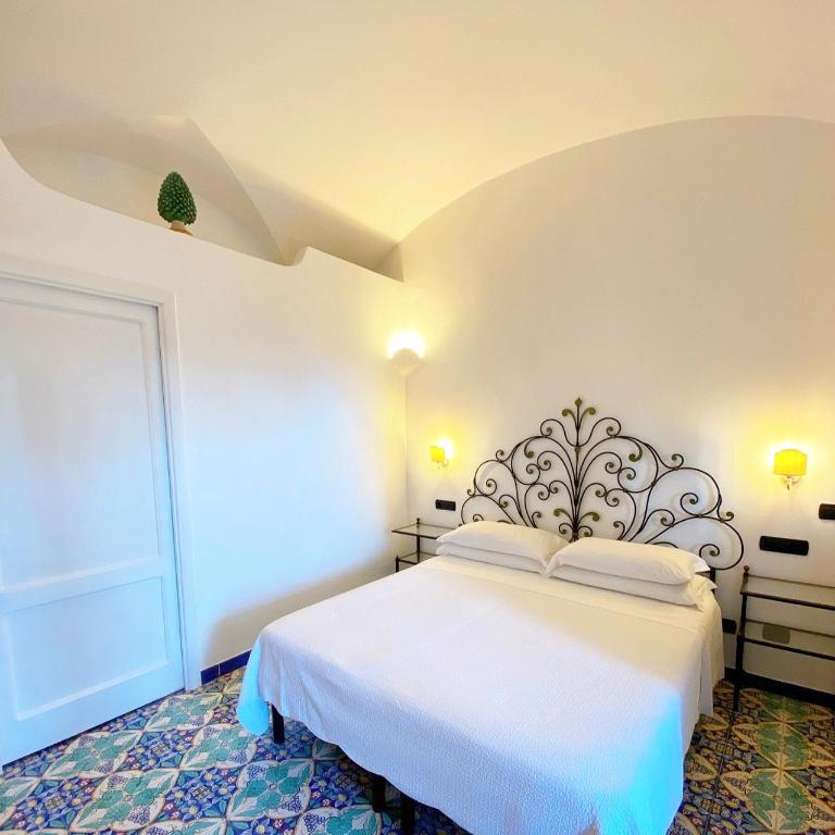 La Caravella di Positano - Relais, Beach & Residences - Camera Matrimoniale con Vista Mare Parziale - 5