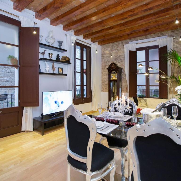 Lux Apartments Barcelona - Deluxe Two-Bedroom Apartment with Sea View - La Rambla - 10