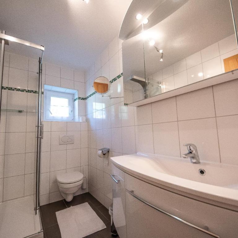 Haus Bergkastelblick - Doppelzimmer mit Bergblick - 1