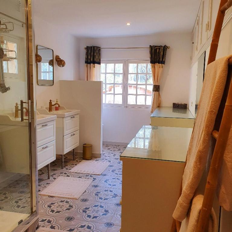 Apartment Picasso in large park with heated pool - Appartement - 21