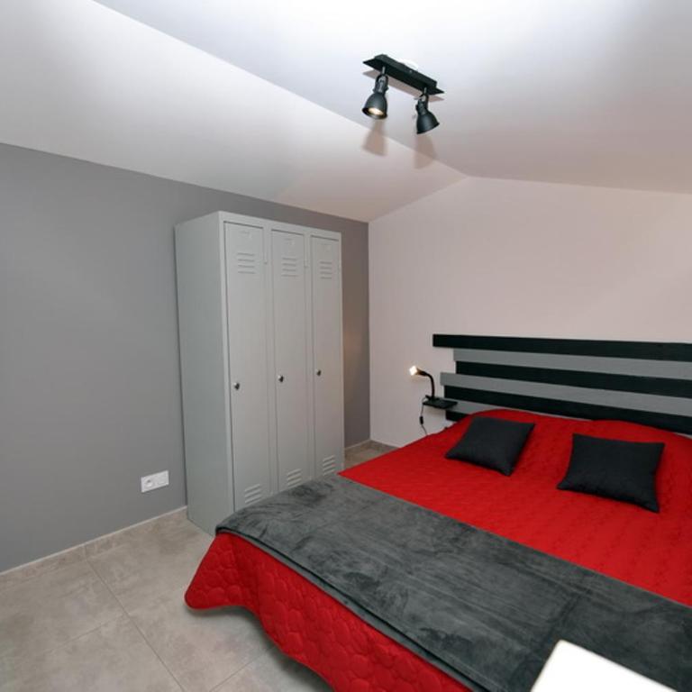 Sous Les Pins gîtes et chambres d'hôtes - Maison 1 Chambre - 19