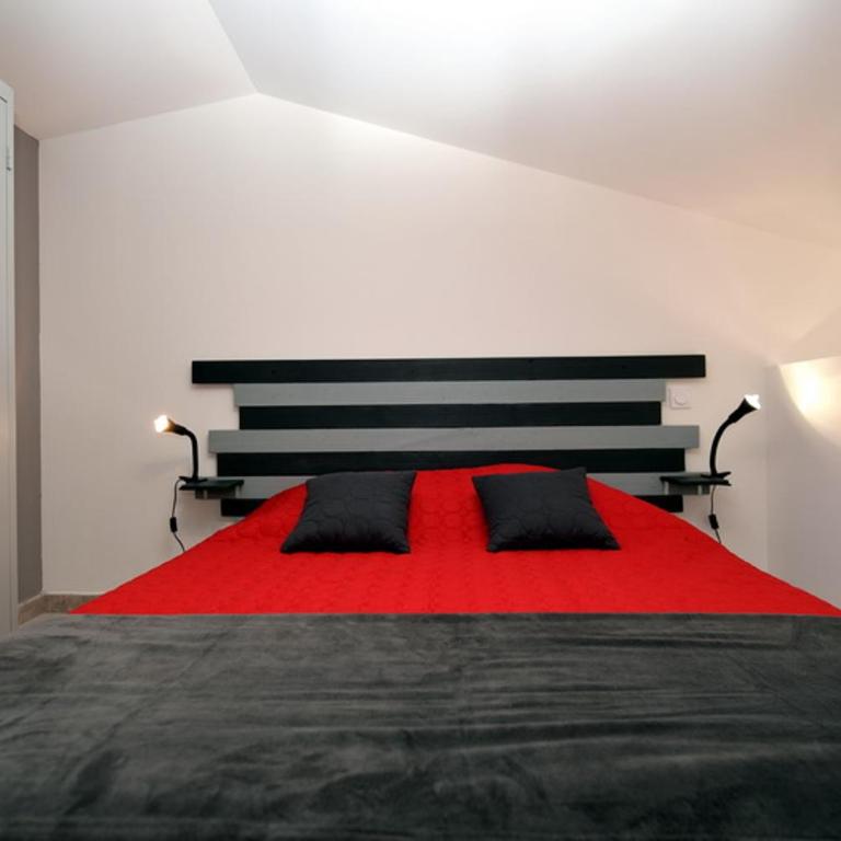 Sous Les Pins gîtes et chambres d'hôtes - Maison 1 Chambre - 21