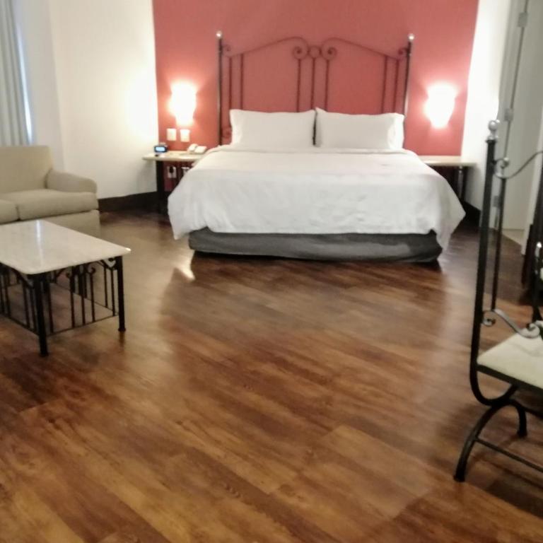 Holiday Inn Hotel & Suites Centro Historico by IHG - Suite con cama grande - Adaptada para personas con movilidad reducida - No fumadores - 3
