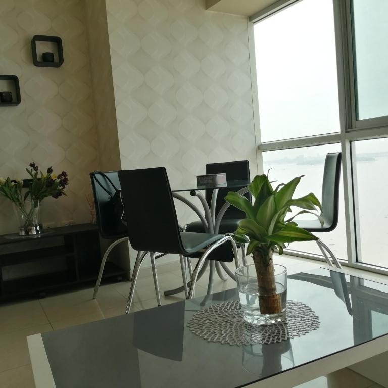 Puerto Santa Ana Suites Guayaquil - Suite with River View - 2