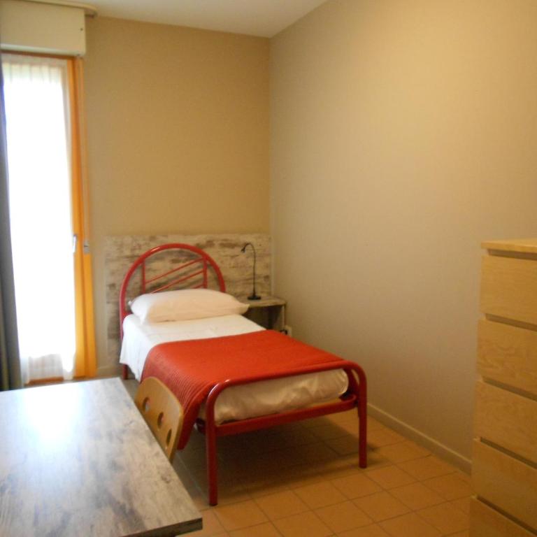 Ostello Torino - Camera Singola con Bagno in Comune - 2